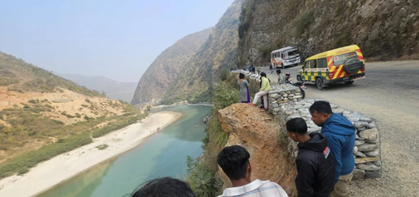 रामेछापमा बस दुर्घना अपडेट, ज्यान गुमाउनेको संख्या ९ जना पुग्यो